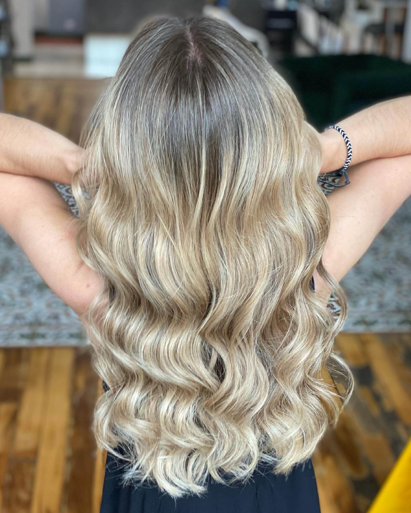 Balayage en Oviedo - resultado natural Fermín Peluqueros