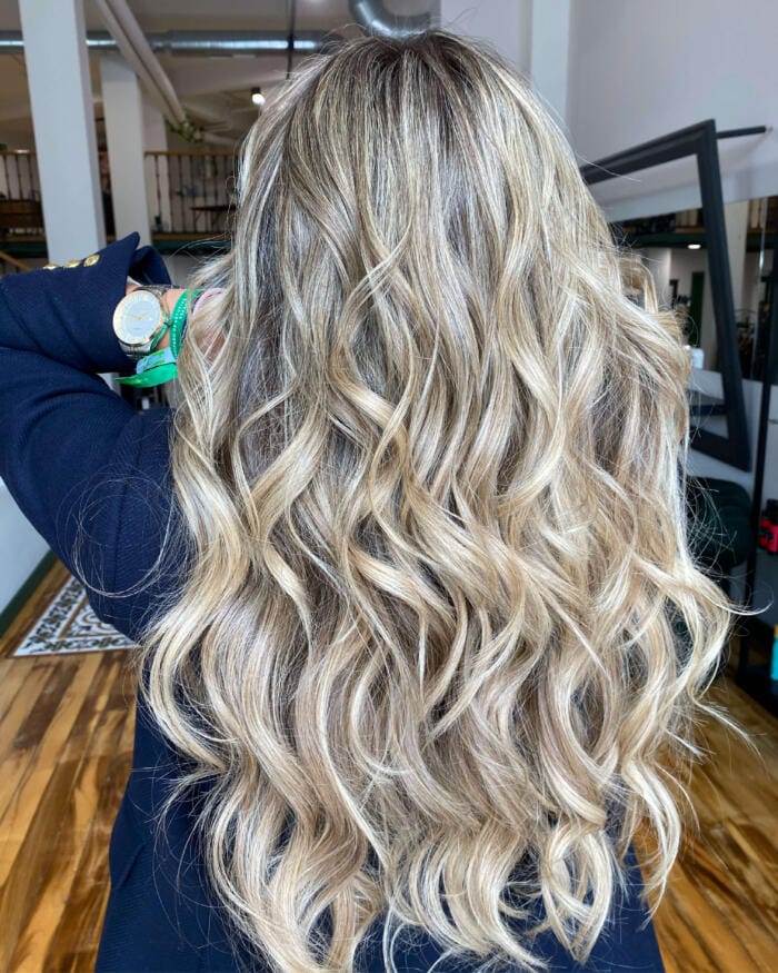 Peluquería en Oviedo 2 Mechas caramelo y miel para morenas en Oviedo