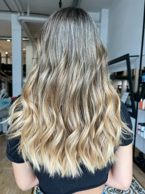 Peluquería en Oviedo 3 Balayage beige con ondas en Fermín Peluqueros, Oviedo